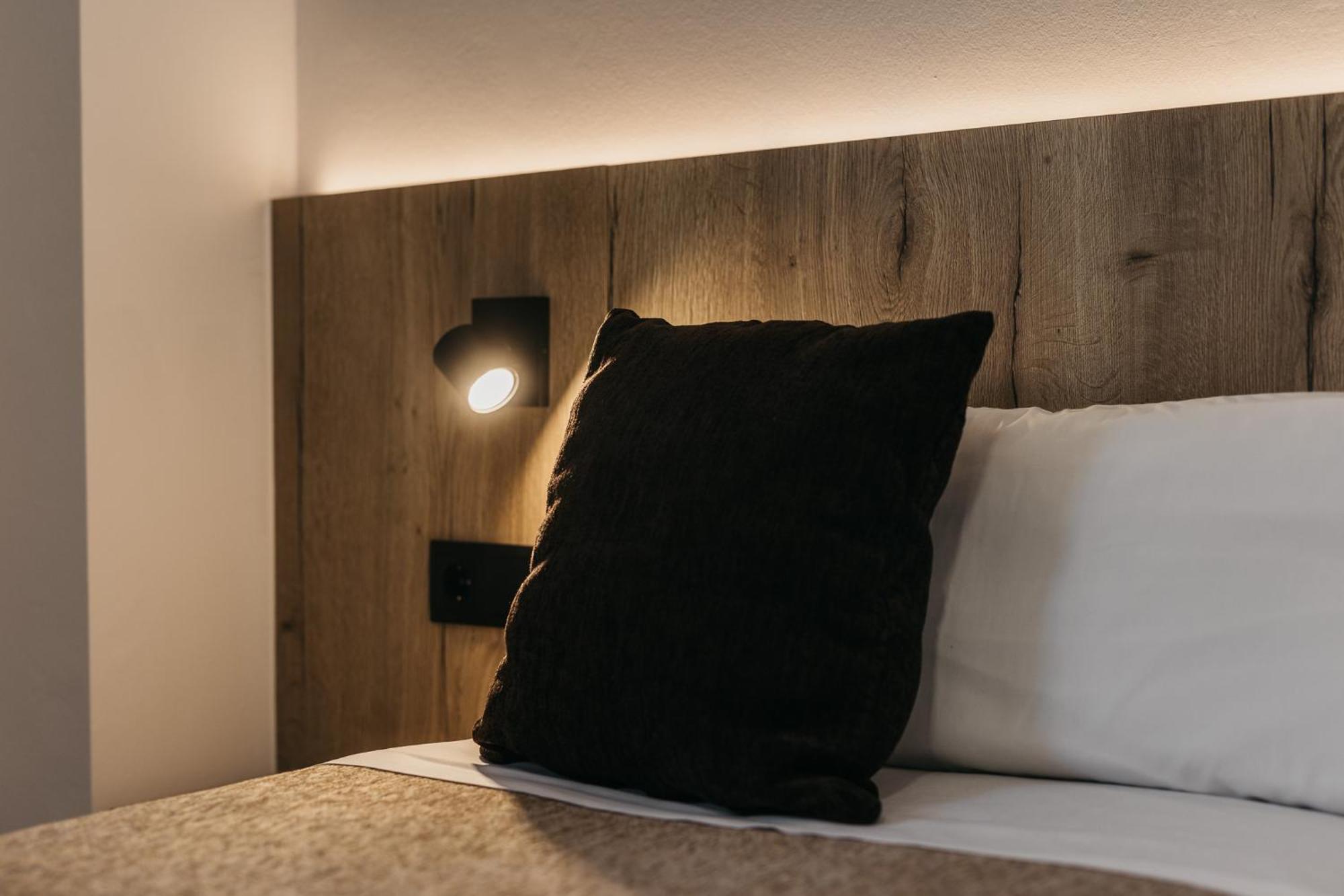 La Trobada Hotel Sport Риполь Экстерьер фото