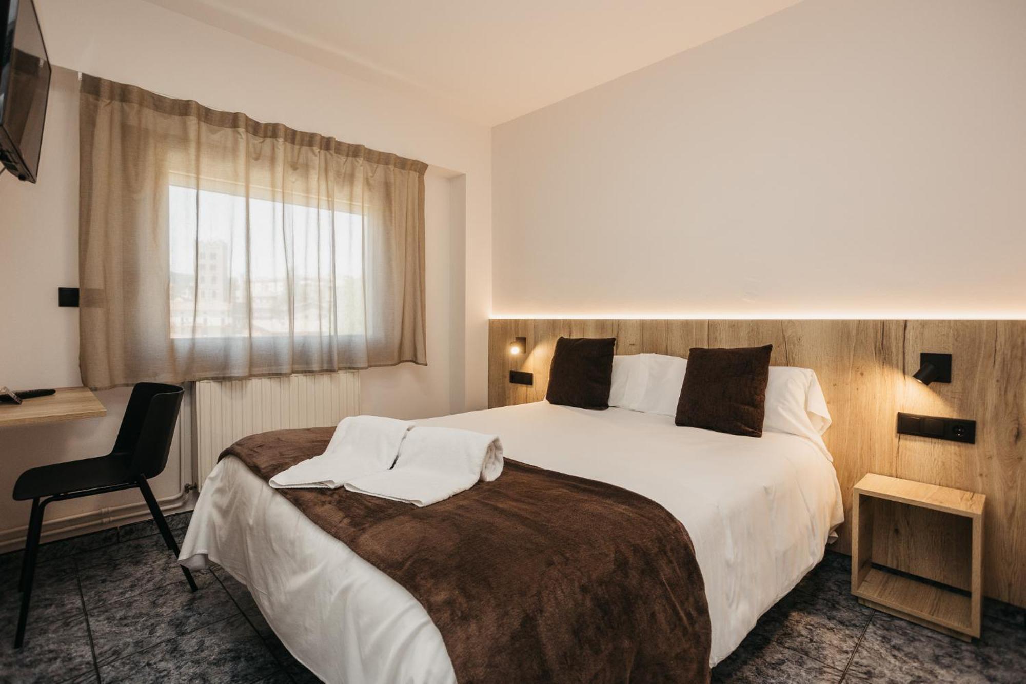 La Trobada Hotel Sport Риполь Экстерьер фото
