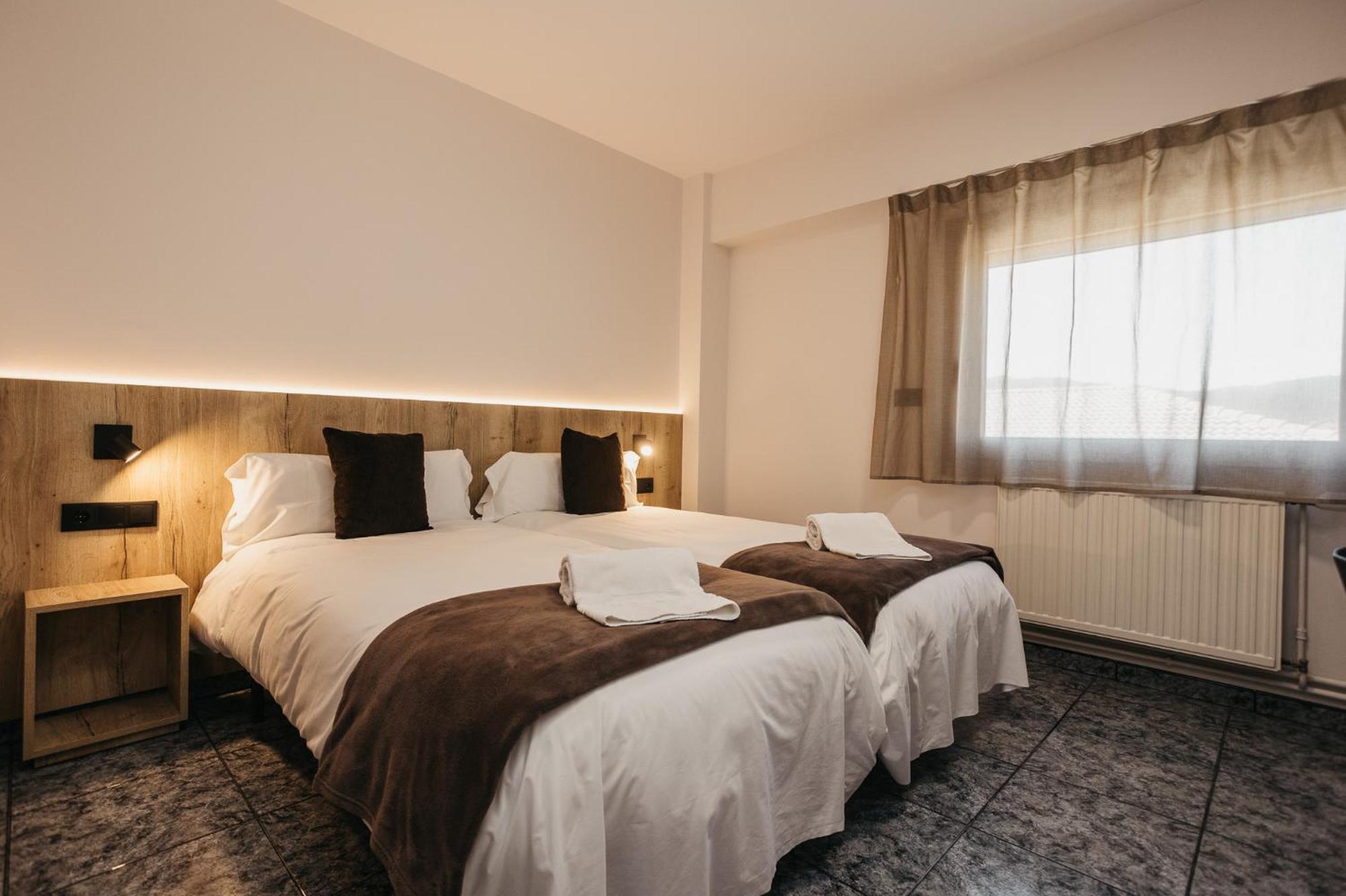 La Trobada Hotel Sport Риполь Экстерьер фото